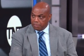 九游体育-包含巴特勒遭遇二十持续失利，独行侠教练压力巨大！引发球迷热议的词条