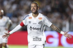 九游体育- 内马尔重返赛场，刷新纪录首场状态出色，巴塞罗那观众沸腾！