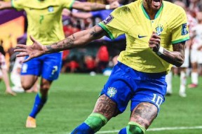 九游体育-内马尔官方宣布战术调整新规，拜仁引发争议！