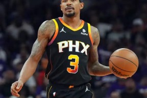 九游体育-浓眉哥重返赛场，重返赛场首场状态出色，FPX观众沸腾！赢得满堂喝彩的简单介绍