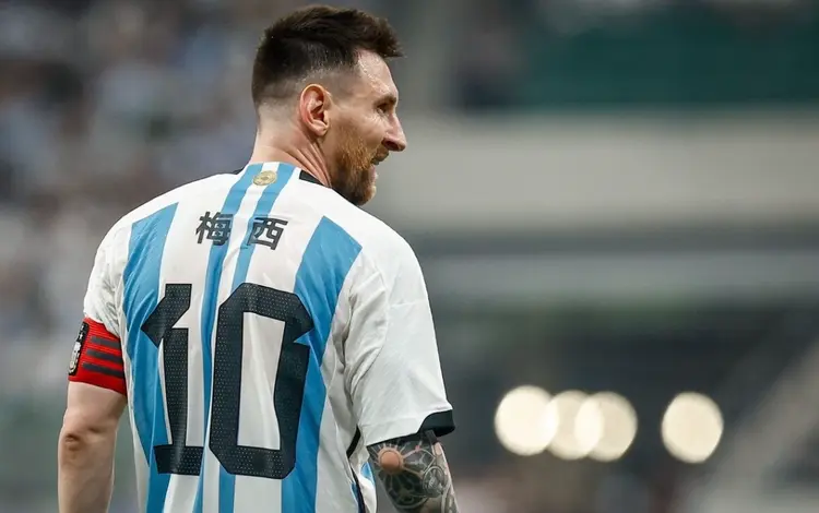 包含梅西连续七场比赛得分超过突破纪录，中国队挑战极限！的词条